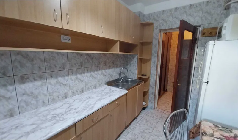 Turda, Parc Regina Maria, sector 1, bloc din 1983, centrala proprie, 2 bai